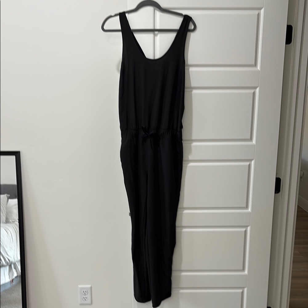 Elegant Black Sleeveless Dress